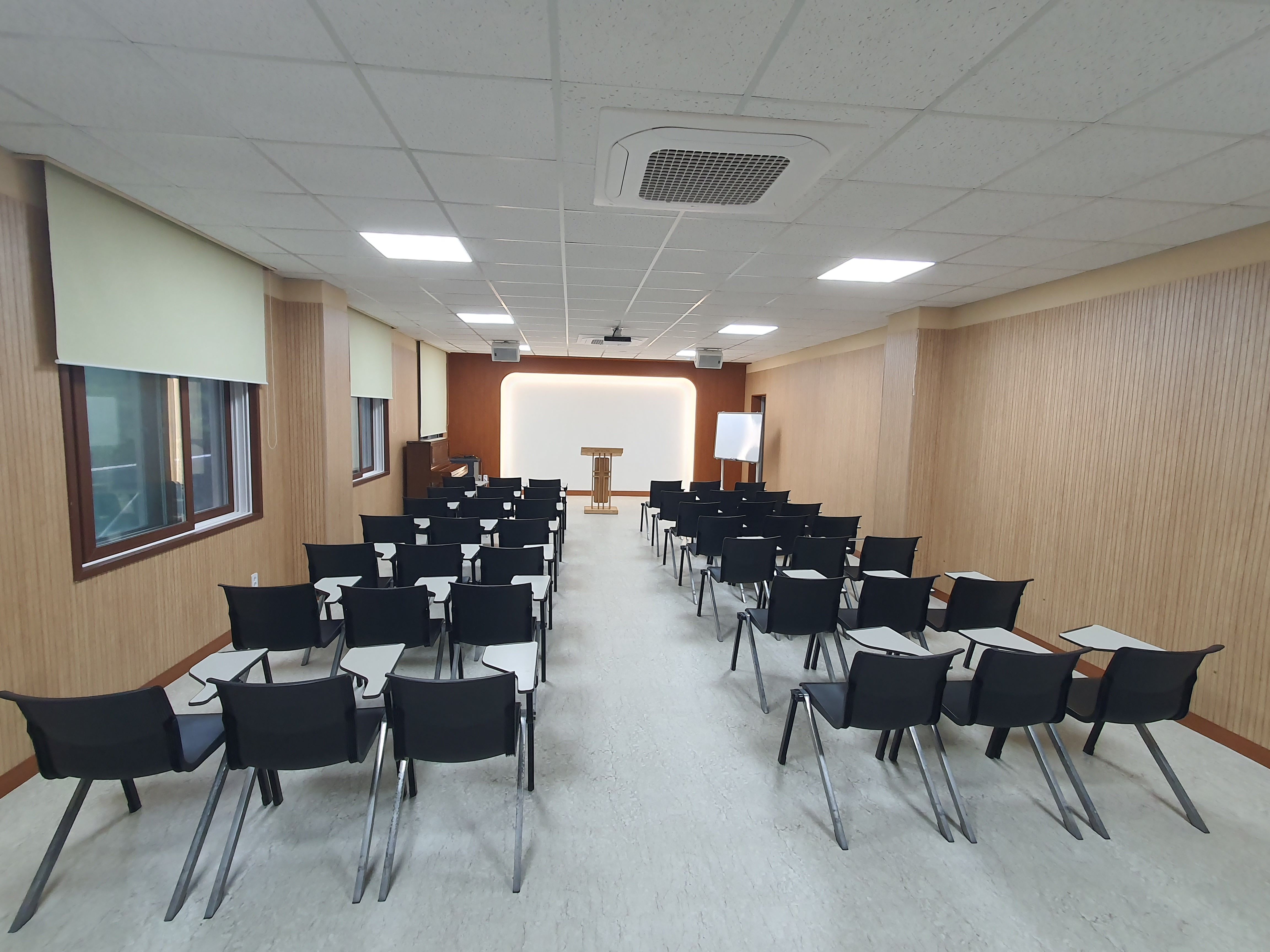 세미나 4호실-25.7.18.jpg